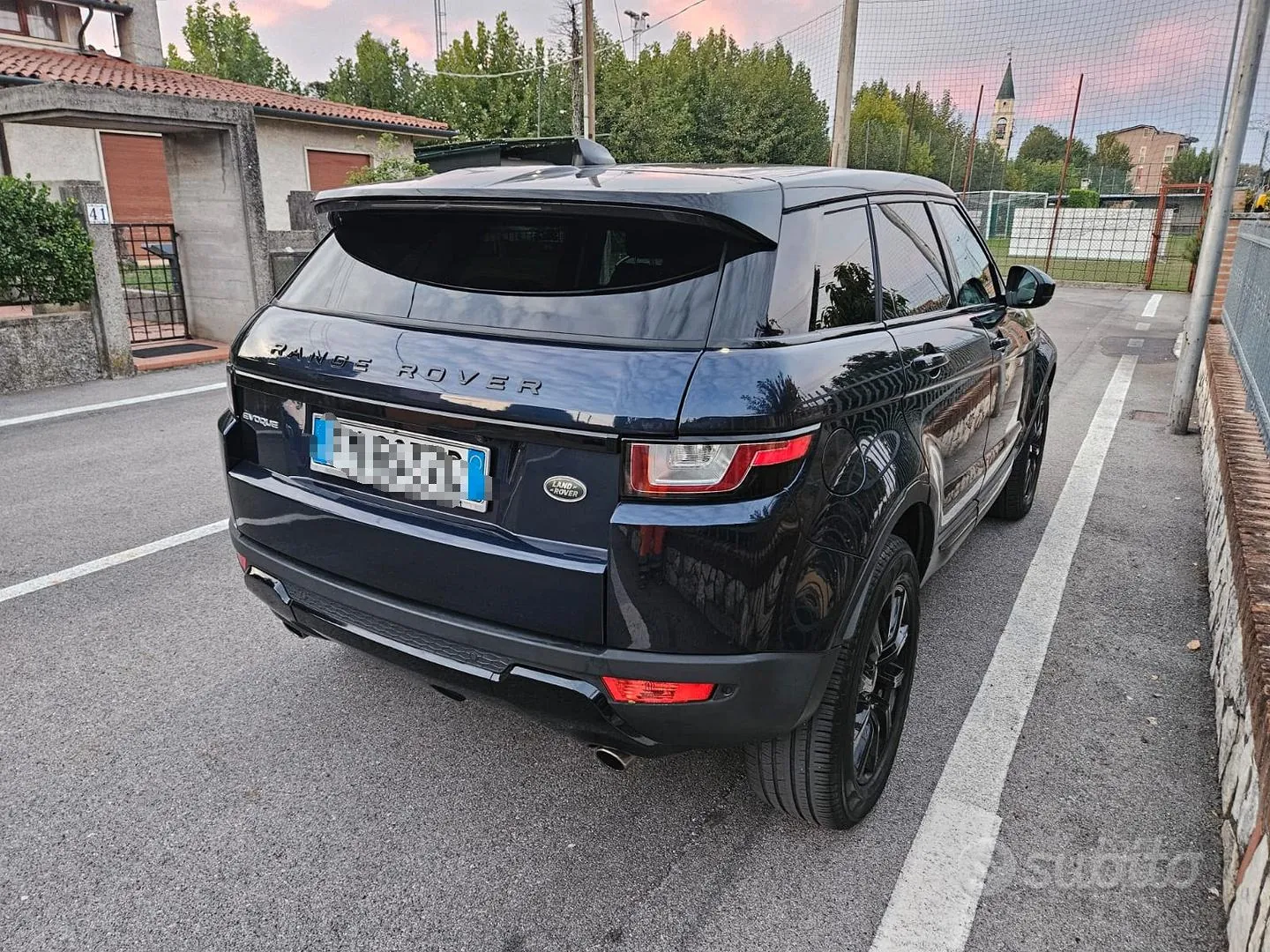 Land Rover Range Rover Evoque 2018 photo 2