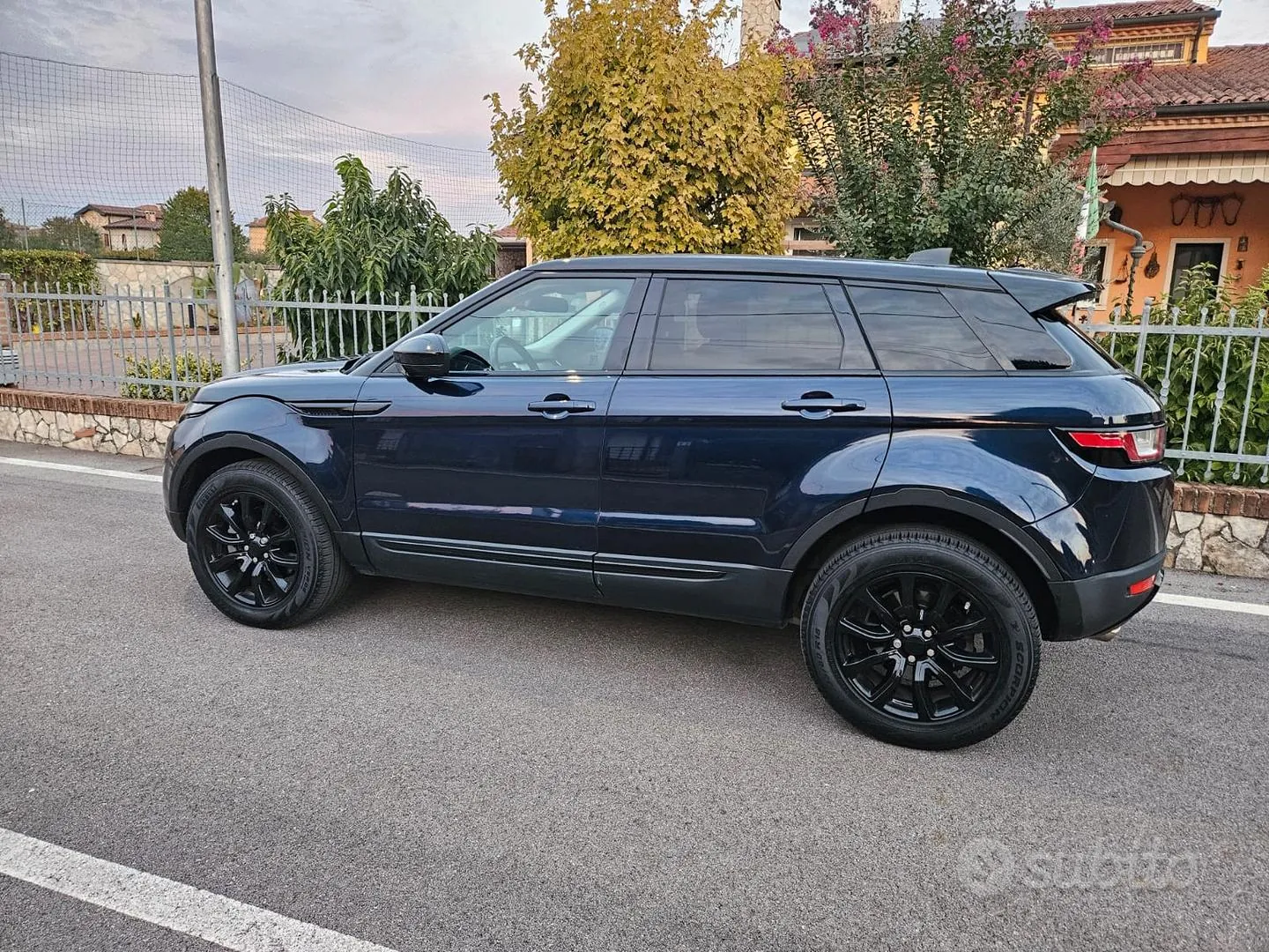 Land Rover Range Rover Evoque 2018 photo 4