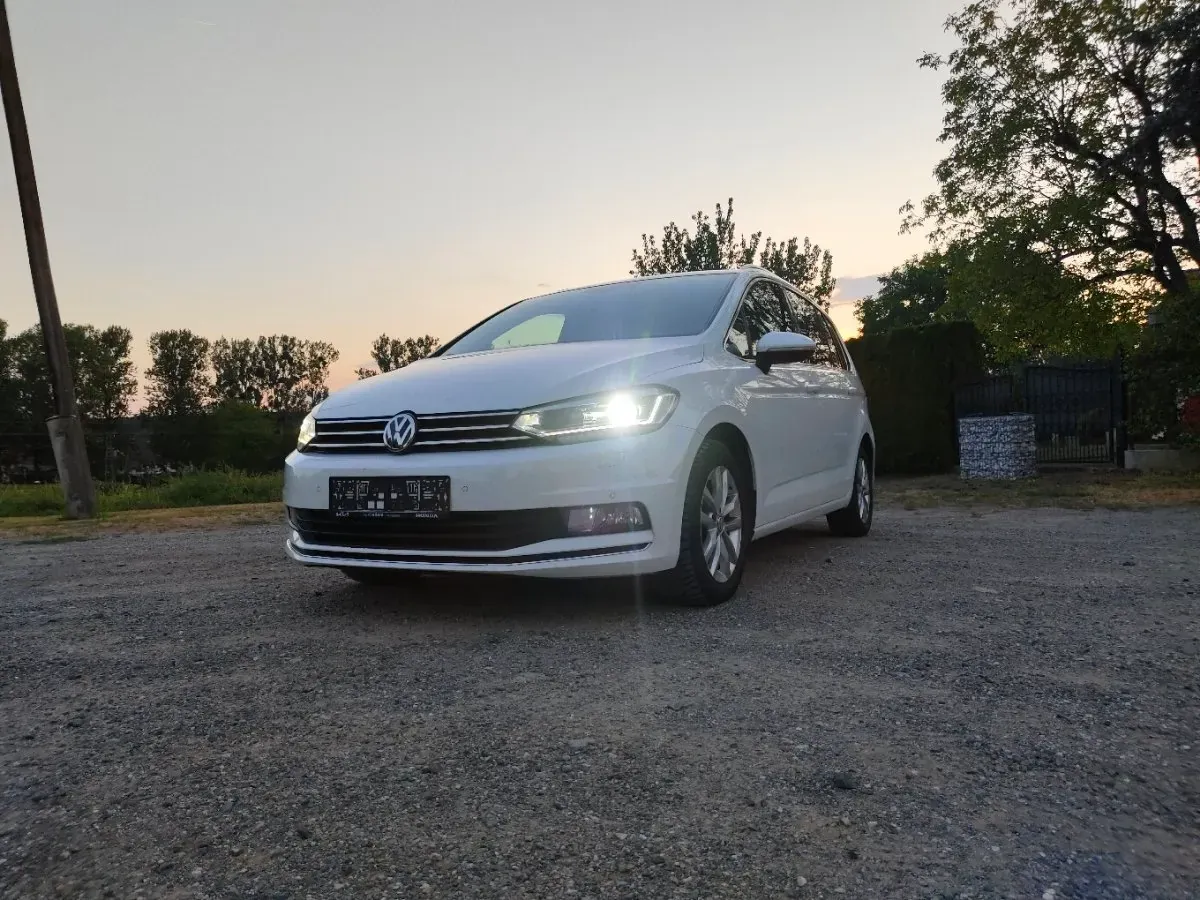 Volkswagen Touran 2016 photo 2