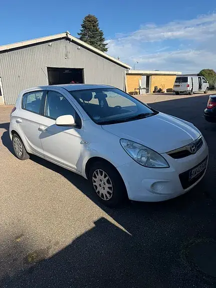 Hyundai I20 2010 photo 3