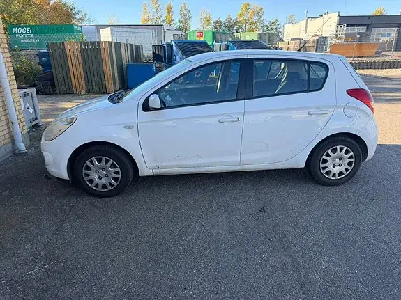 Hyundai I20 2010 photo 4