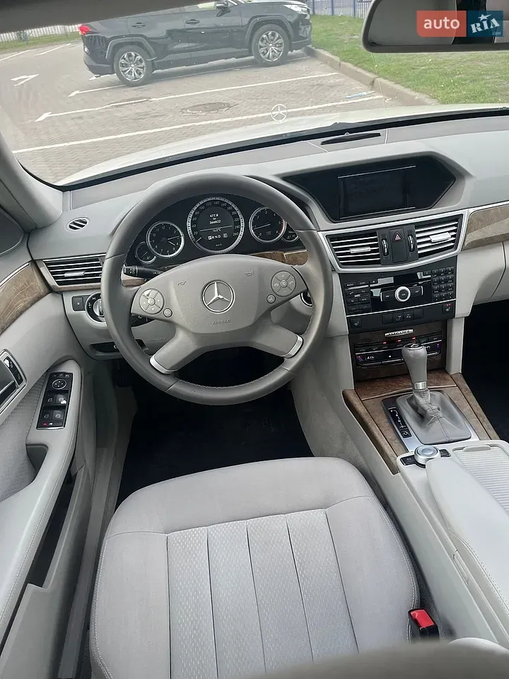 Mercedes-Benz E-Class 2011 photo 5