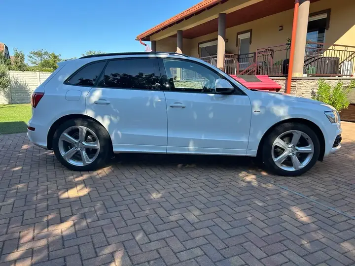 Audi Q5 2009 photo 2