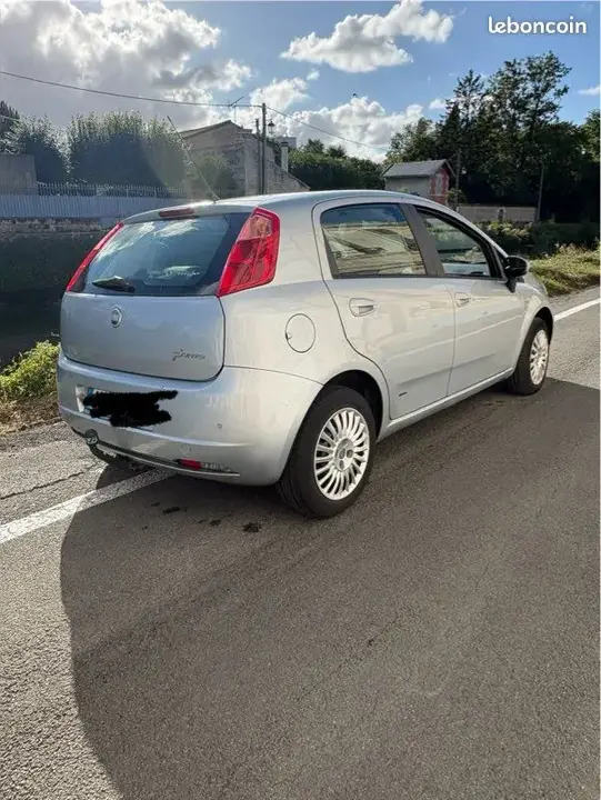 Fiat Grande Punto 2006 photo 2