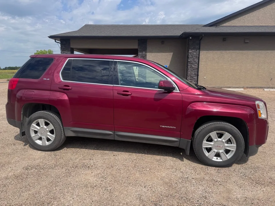 GMC Terrain 2010 photo 2