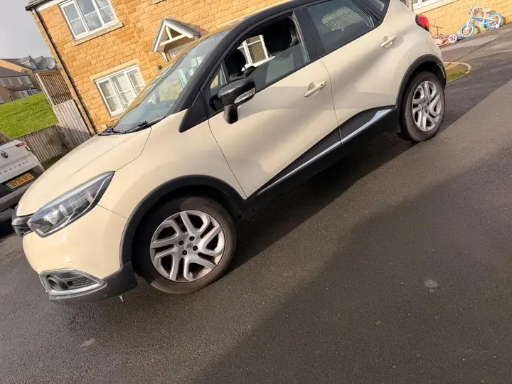Renault Captur 2014 photo 2