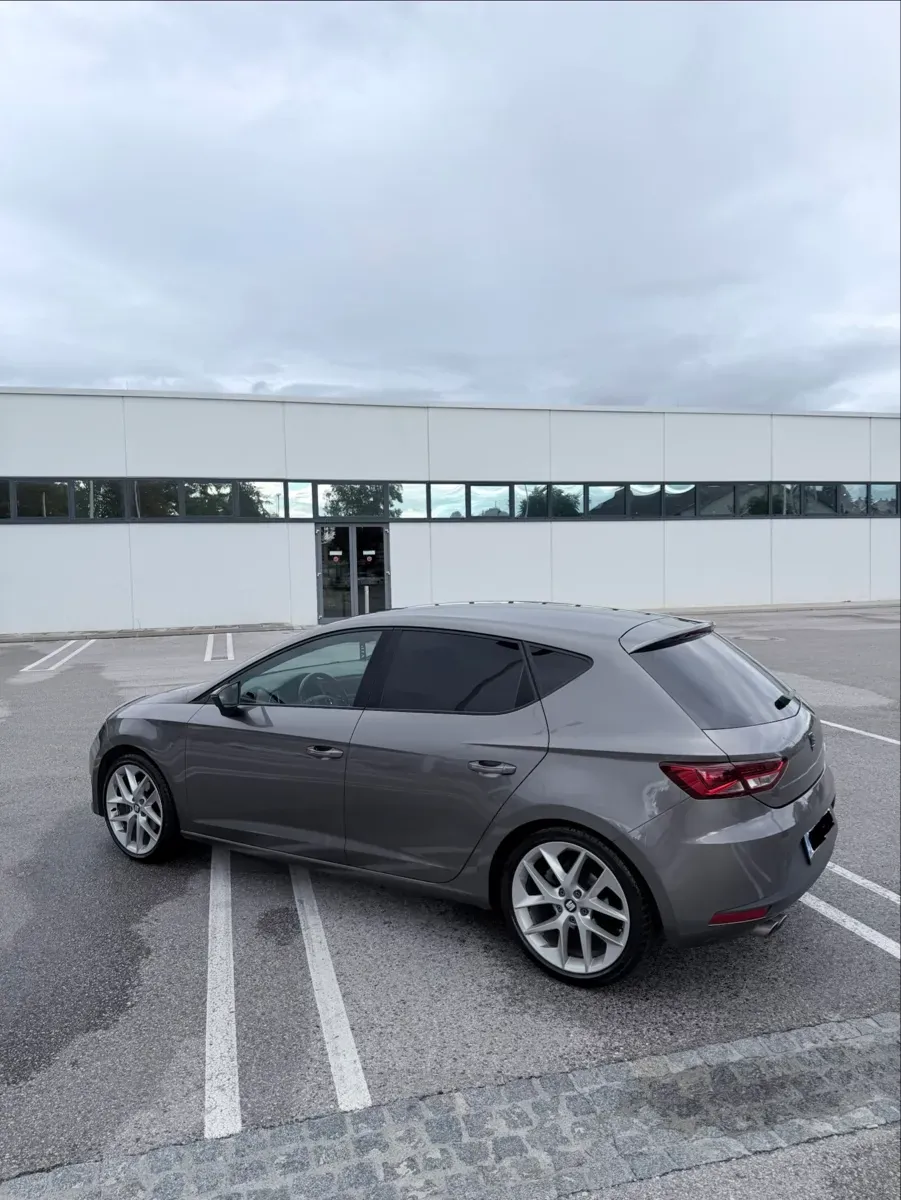 Seat Leon 2013 photo 2