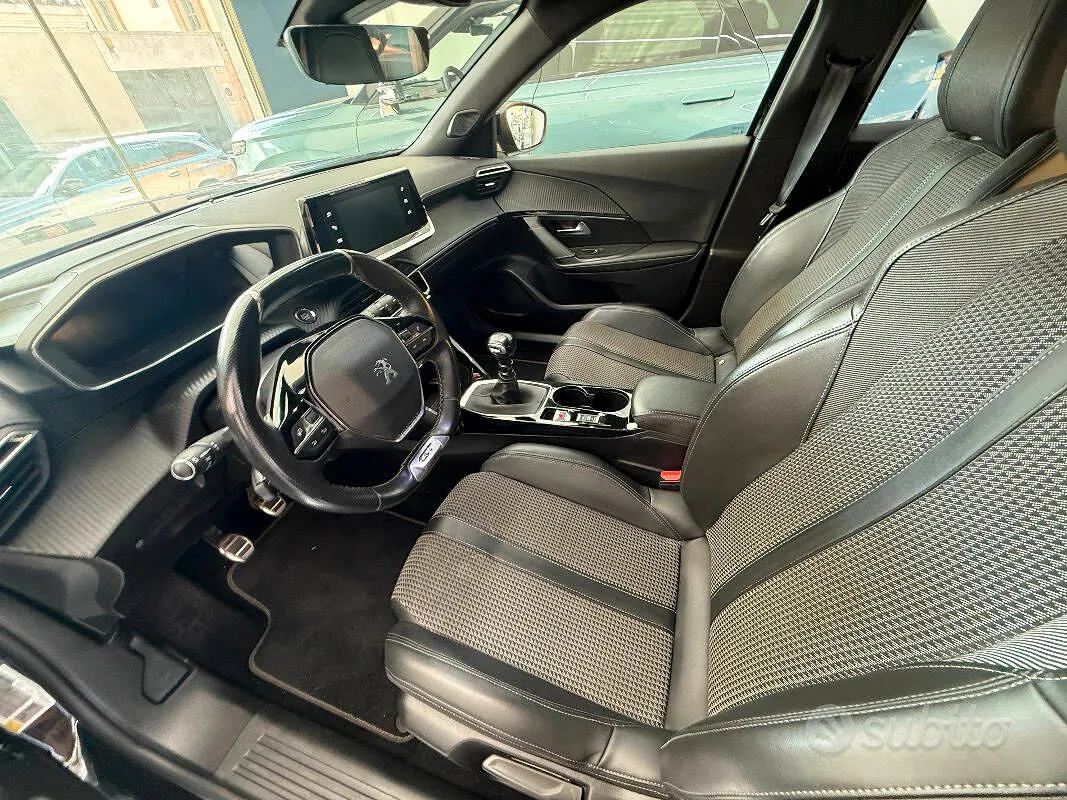 Peugeot 2008 2023 photo 2