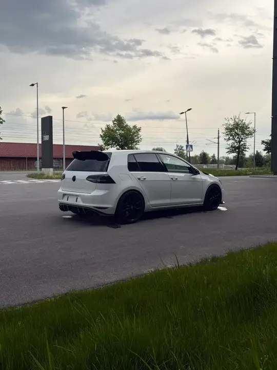 Volkswagen Golf Gti 2017 photo 2