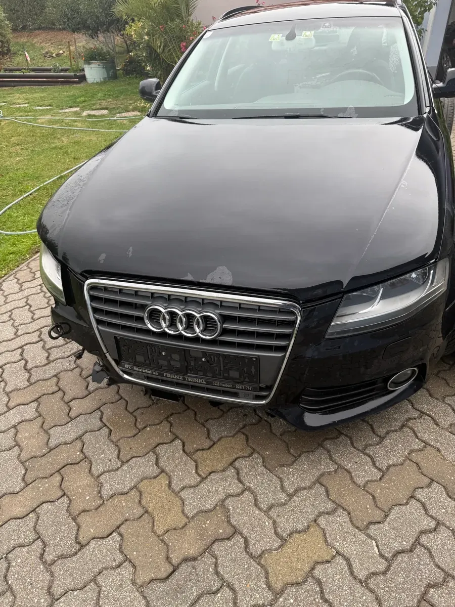 Audi A4 2010 photo 3