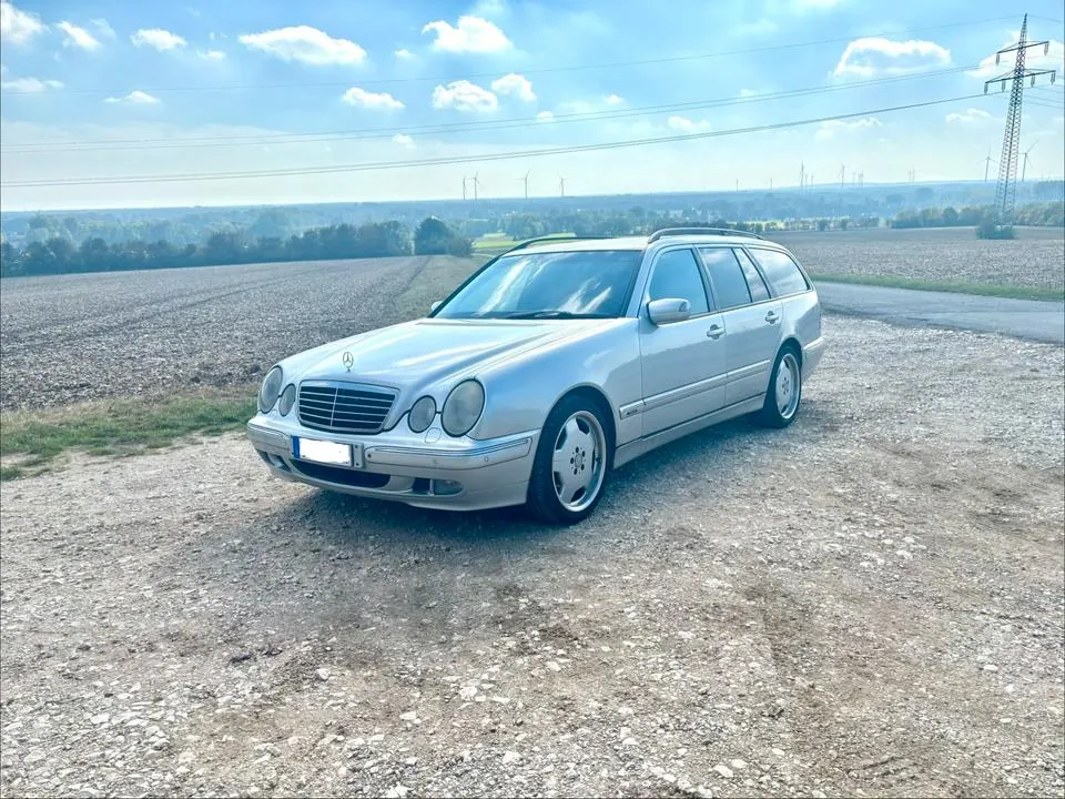 Mercedes-Benz W210