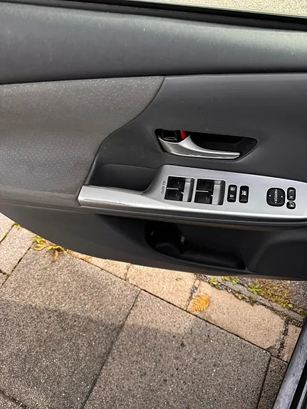 Toyota Prius 2012 photo 4