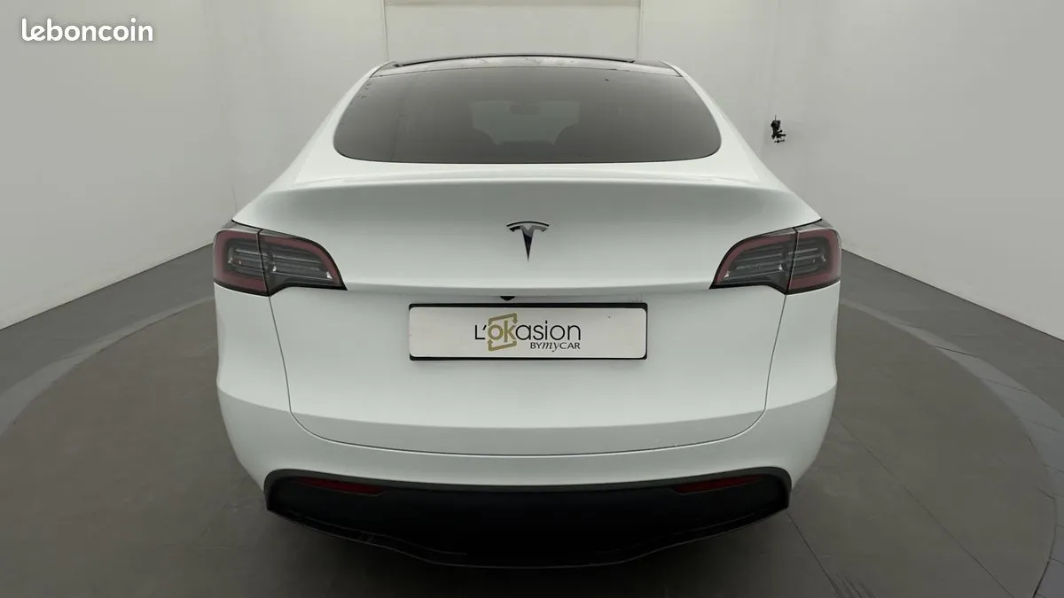 Tesla Model Y 2024 photo 4