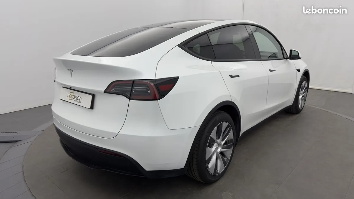 Tesla Model Y 2024 photo 5