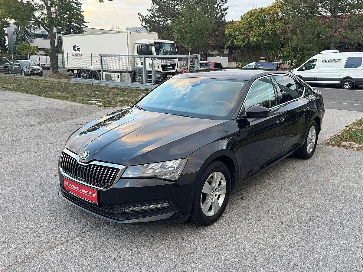 Skoda Superb 2021 photo 2