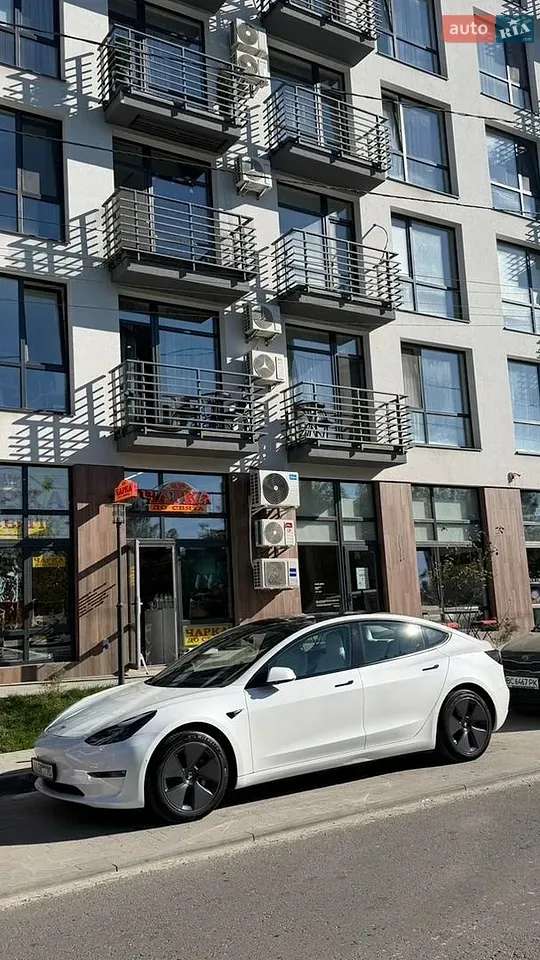 Tesla Model 3 2021 photo 4