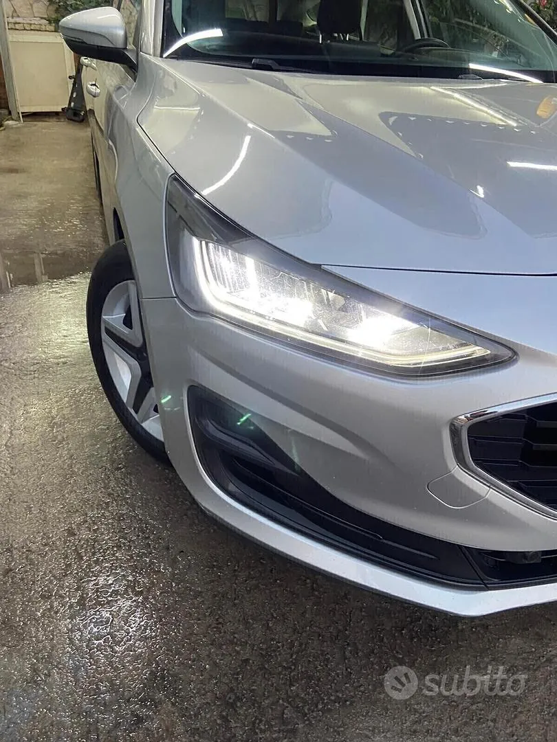 Ford Focus 2022 photo 2