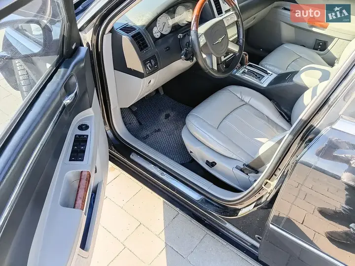 Chrysler 300C 2006 photo 4