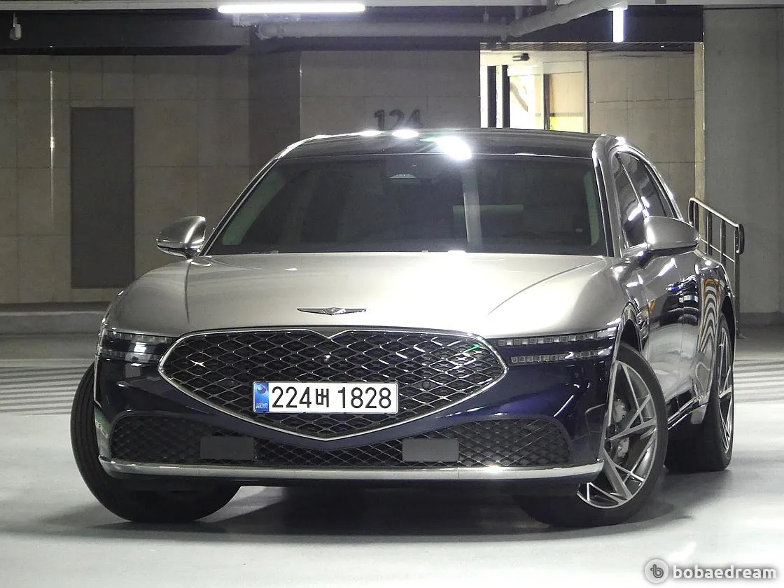 Genesis G90
