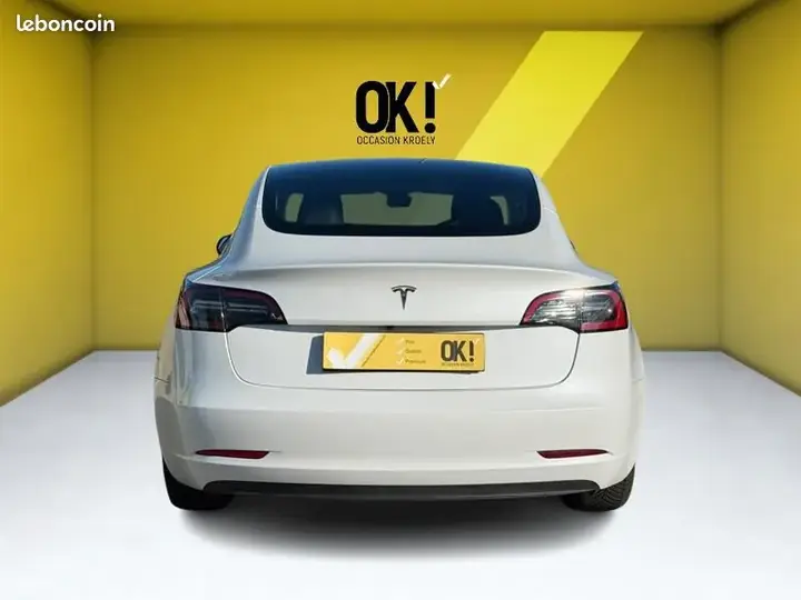 Tesla Model 3 2023 photo 4