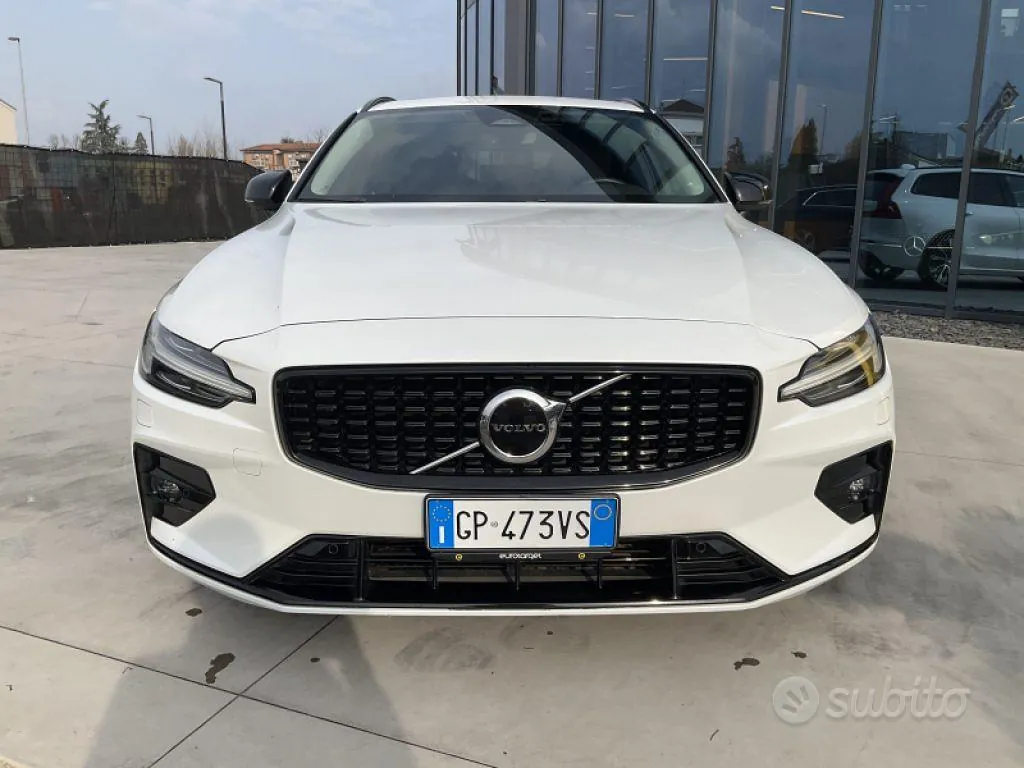 Volvo V60 2023 photo 2