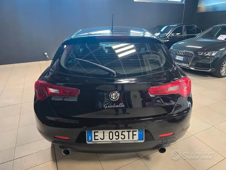 Alfa Romeo Giulietta 2011 photo 5