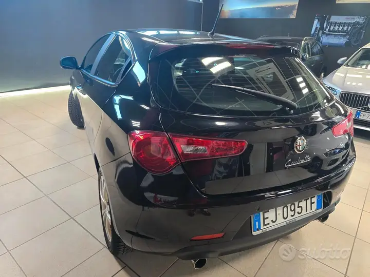 Alfa Romeo Giulietta 2011 photo 4