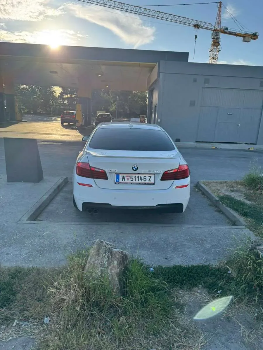 BMW 5 Series 2016 photo 2