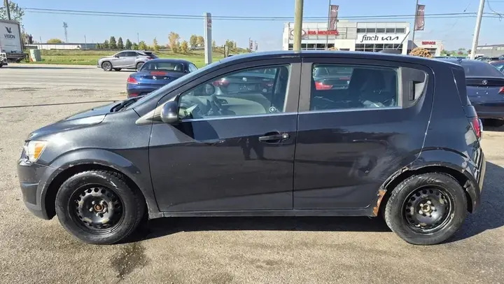 Chevrolet Sonic 2015 photo 2