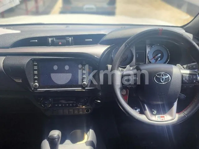 Toyota Hilux 2023 photo 5