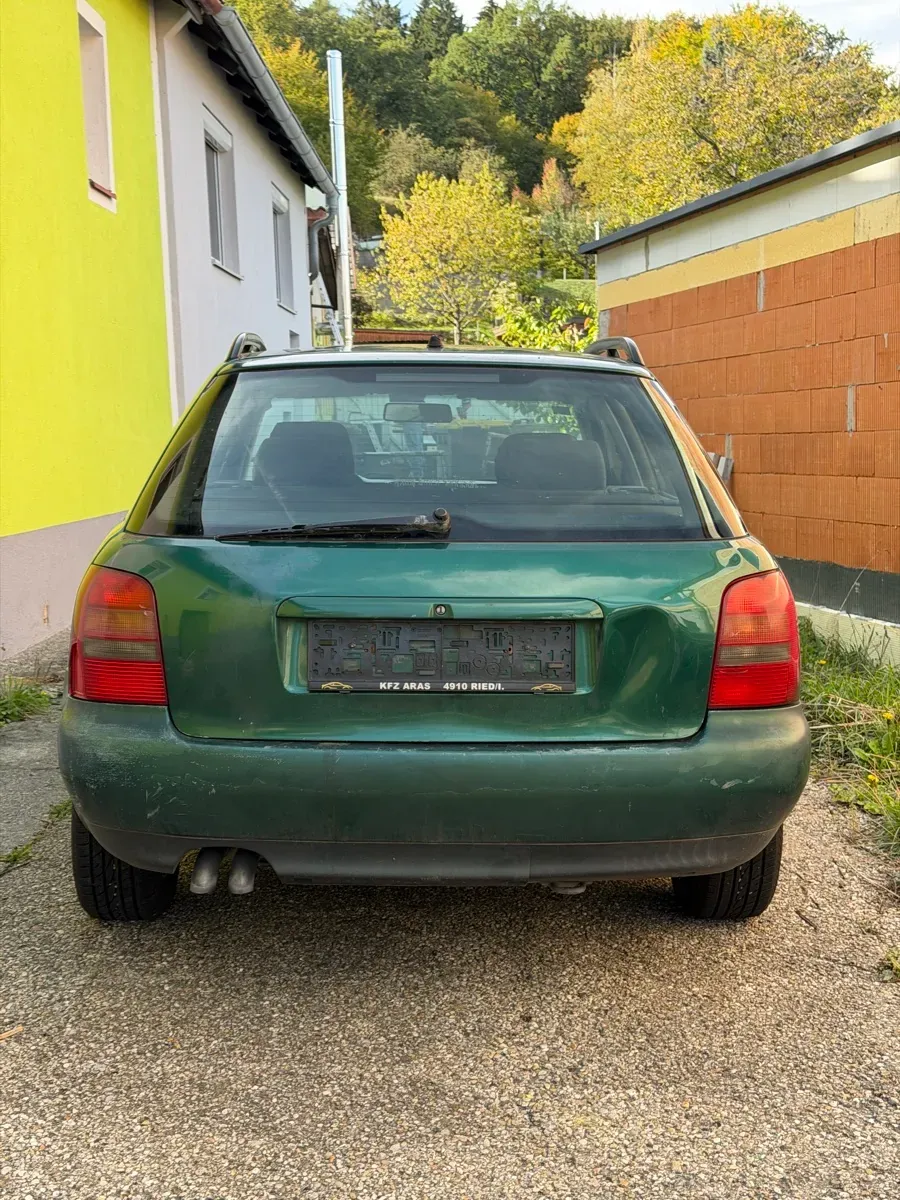 Audi A4 1997 photo 2