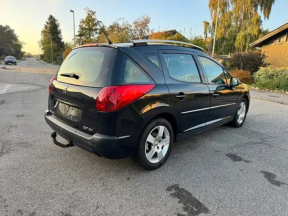 Peugeot 207 2011 photo 4