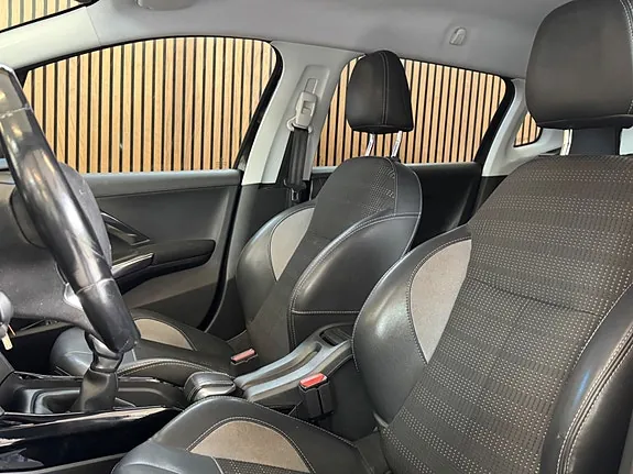 Peugeot 2008 2016 photo 5