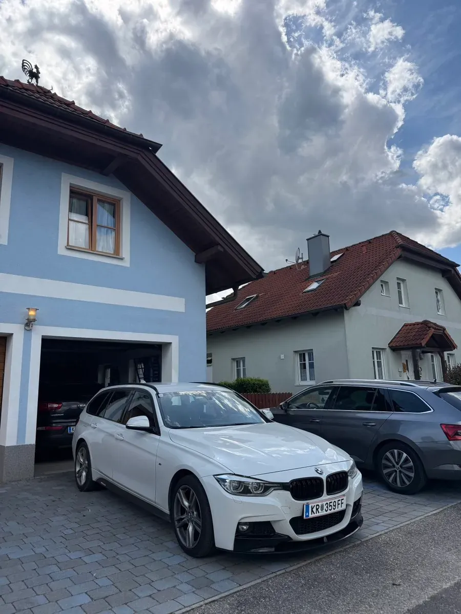 BMW 3 Series 2018 photo 2