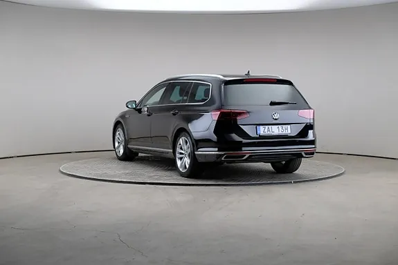 Volkswagen Passat 2022 photo 2