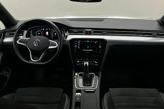 Volkswagen Passat 2022 photo 3