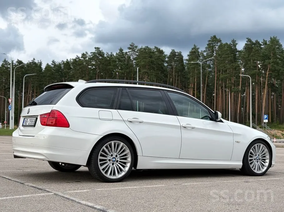 BMW 320 2009 photo 3