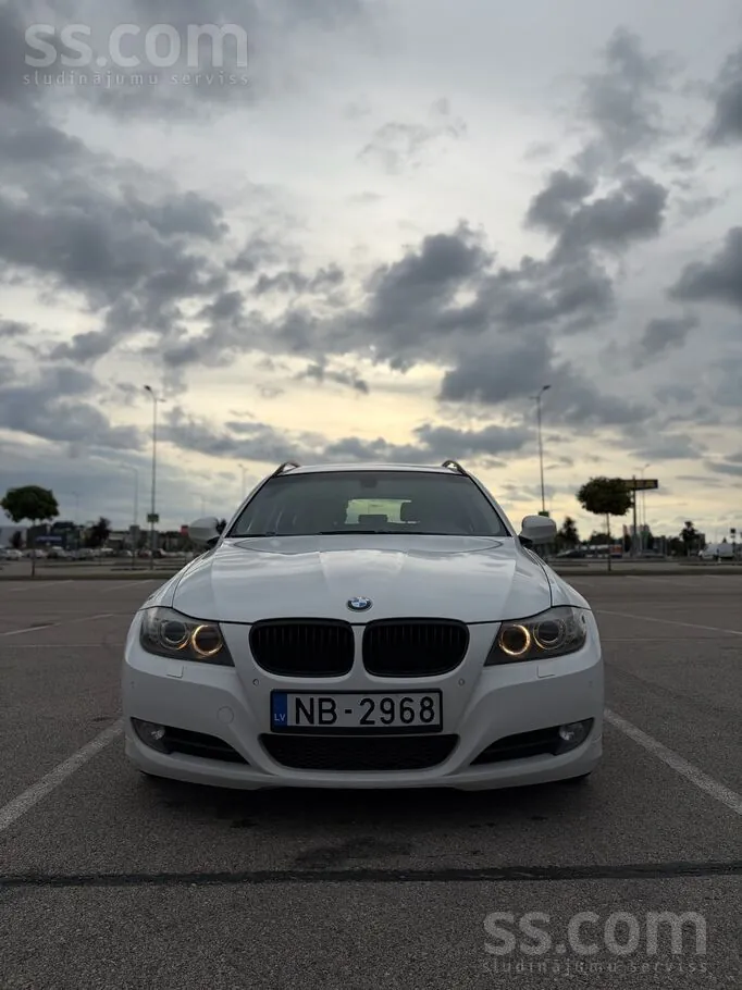 BMW 320 2009 photo 2