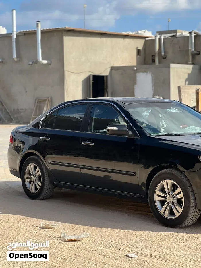Kia Lotze 2010 photo 3