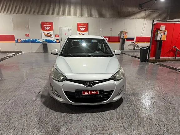 Hyundai I20 2013 photo 2