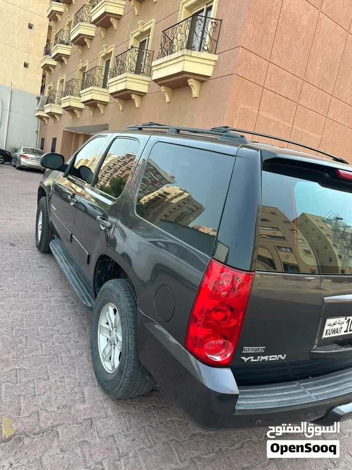 GMC Yukon 2011 photo 4