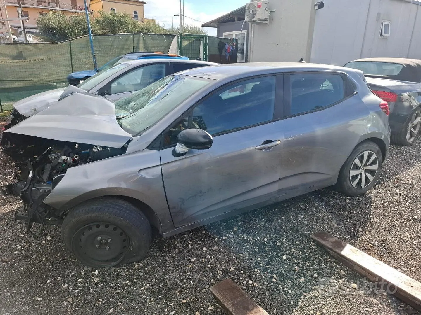 Renault Clio 2023 photo 2