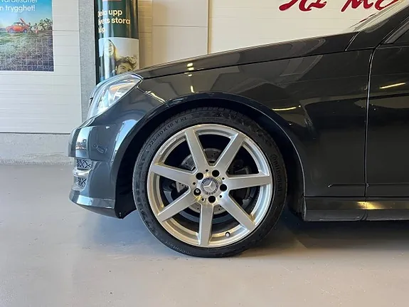 Mercedes-Benz C220 2013 photo 4