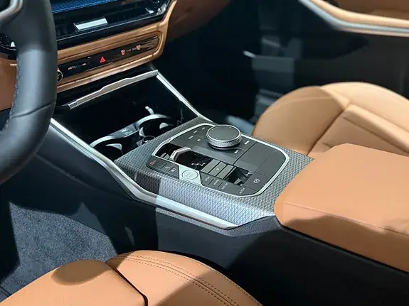 BMW 330E 2026 photo 5