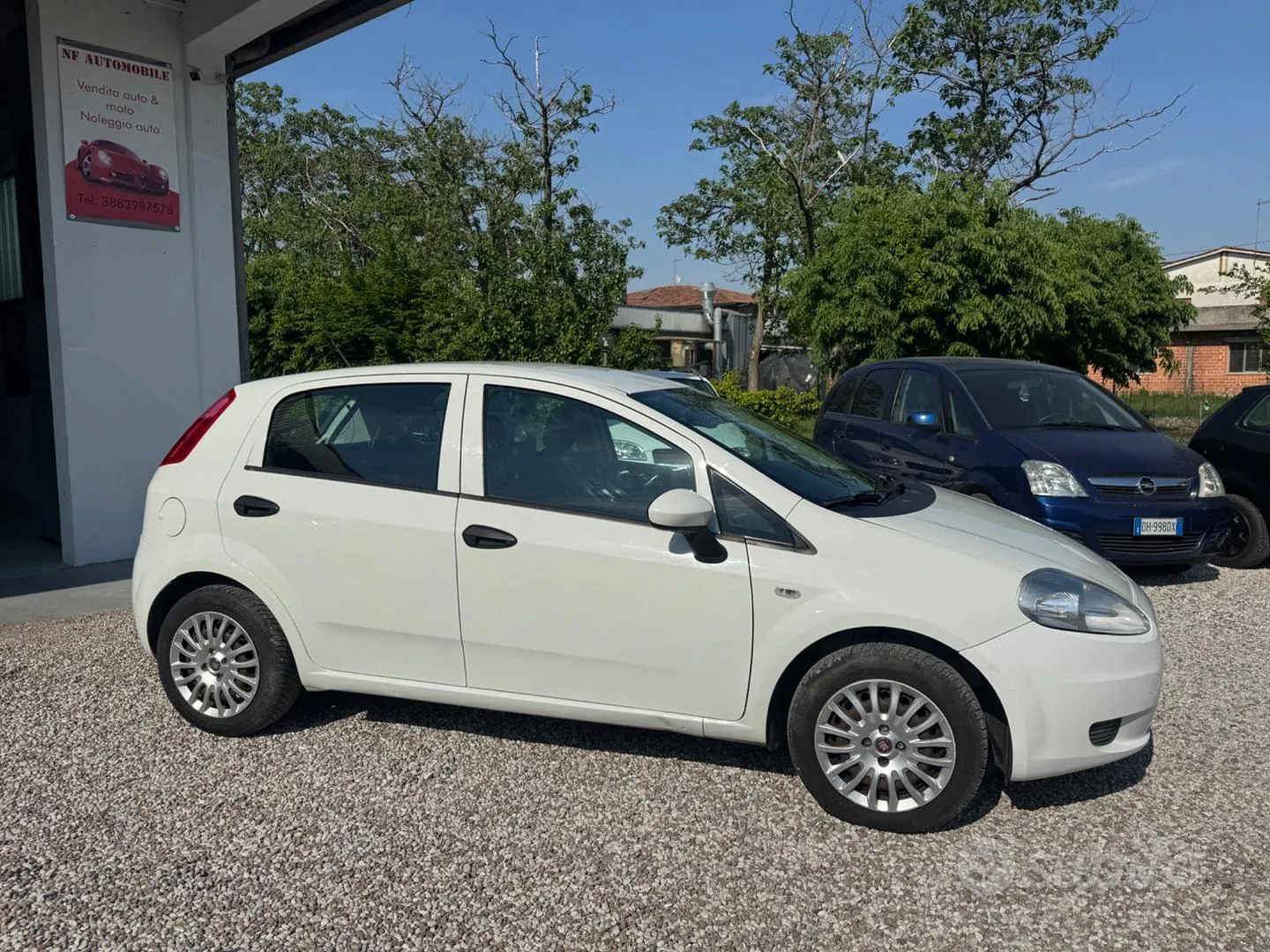 Fiat Grande Punto 2013 photo 2