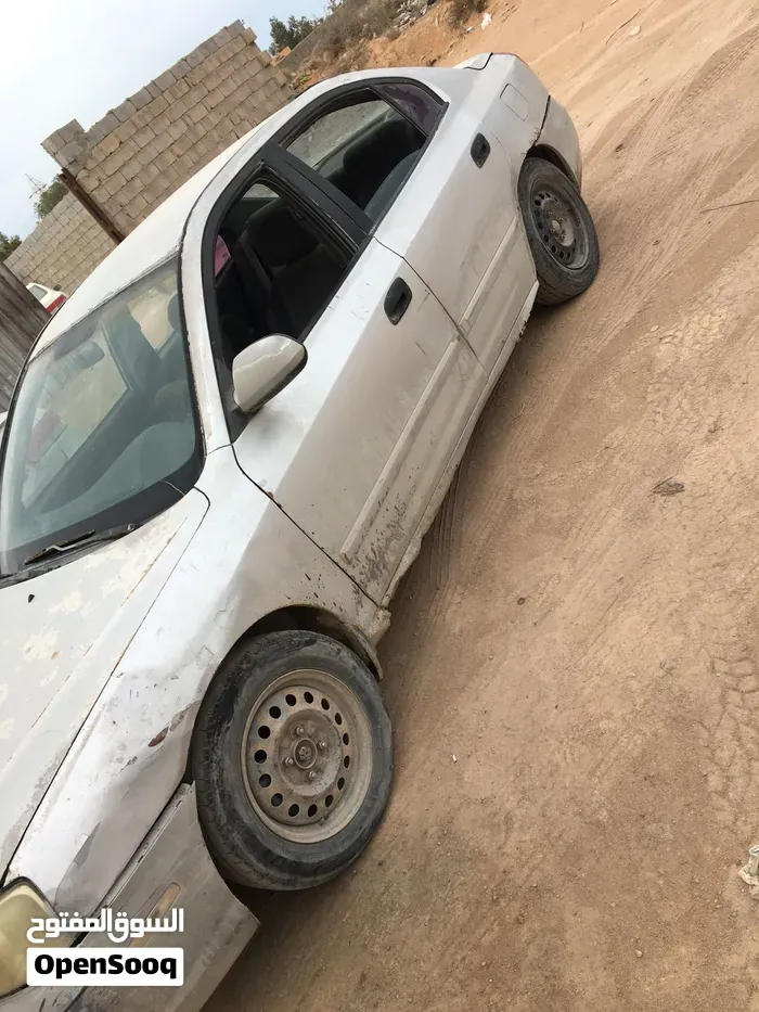 Hyundai Avante 2005 photo 2