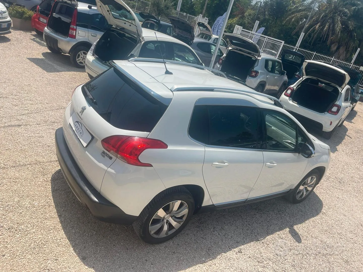 Peugeot 2008 2015 photo 2