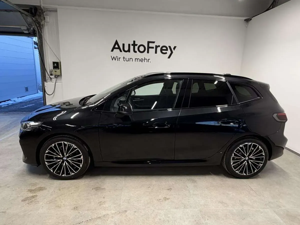 BMW 2 Series 2026 photo 2