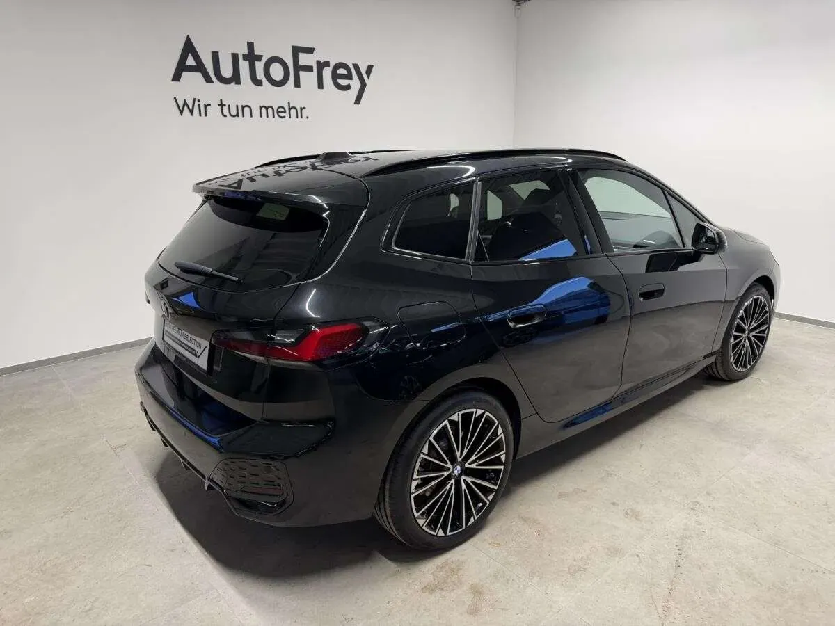 BMW 2 Series 2026 photo 3