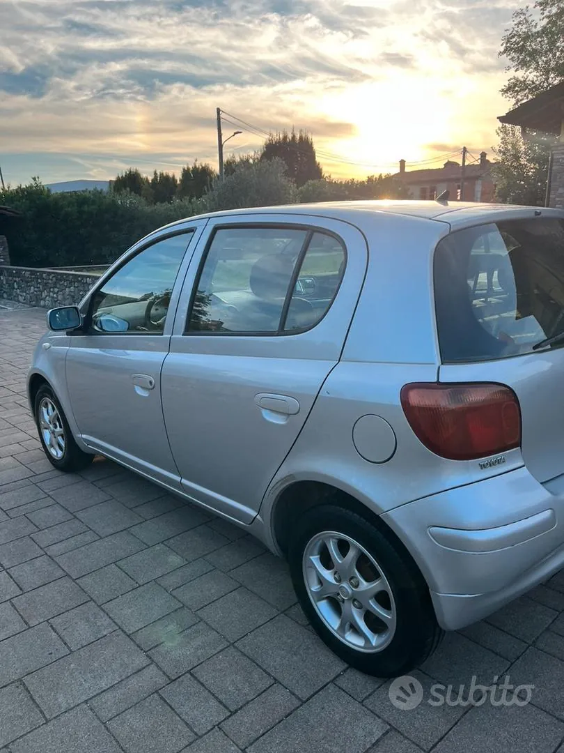 Toyota Yaris 2005 photo 4
